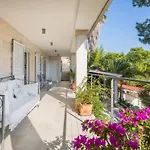 Oceanus Willa Hvar Town